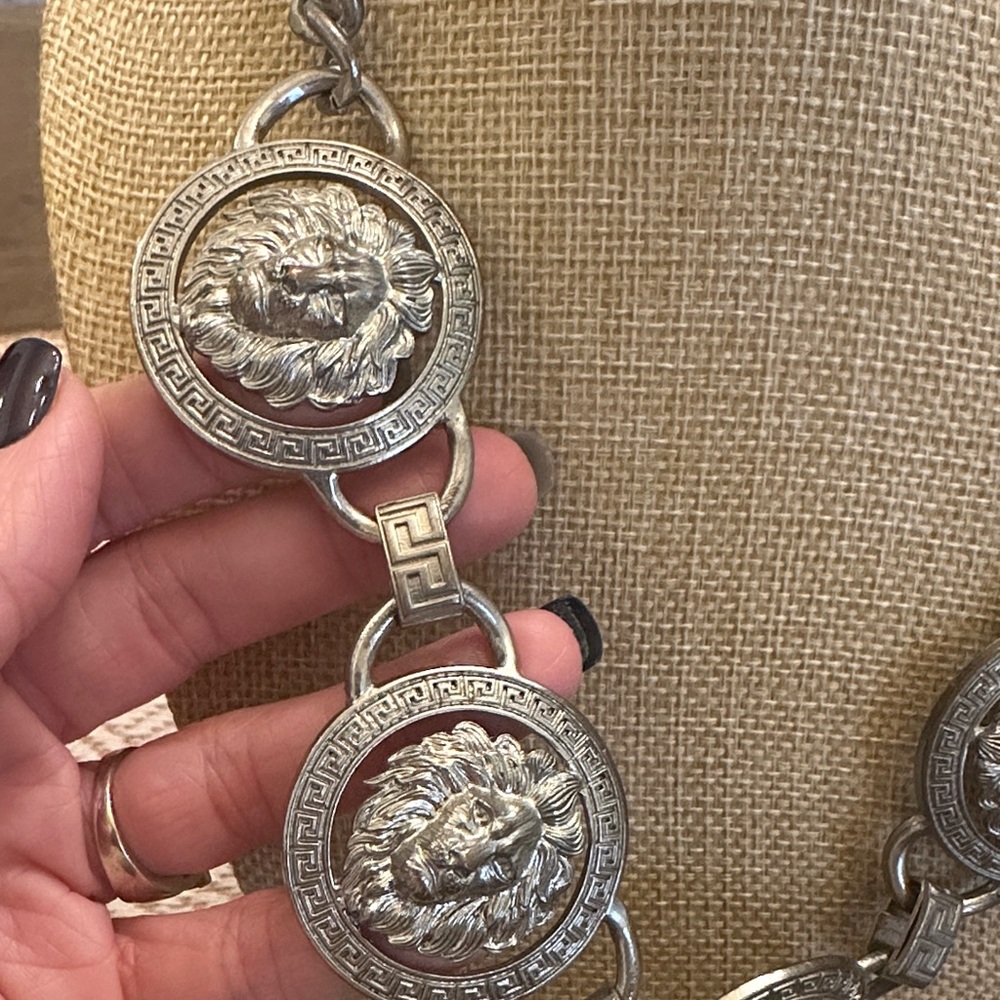 Vintage Lion Head Necklace - Picture 2 of 5